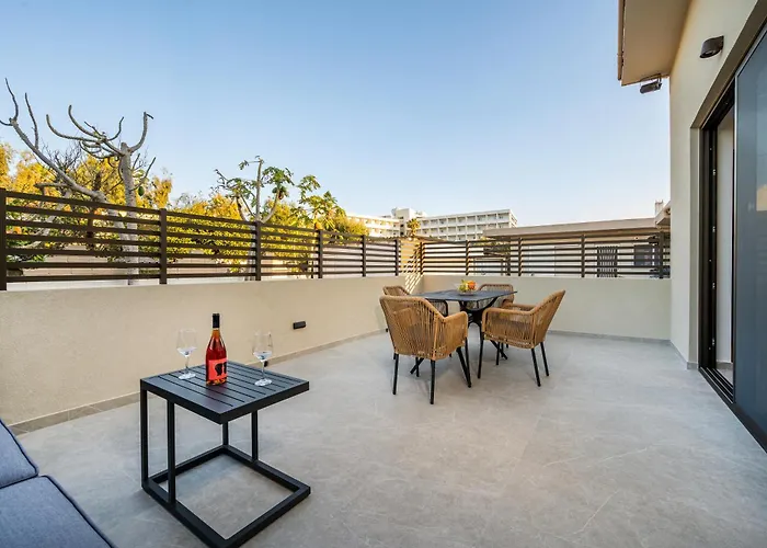 Luxury Homes - Zoe Apartment