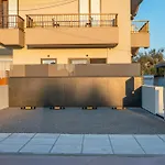 Luxury Homes - Zoe *