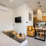 Luxury Homes - Zoe