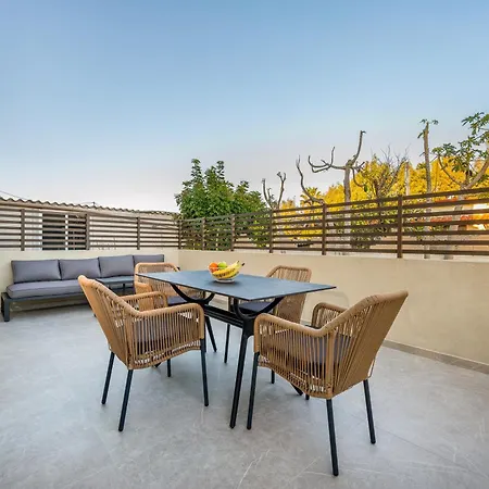Luxury Homes - Zoe Apartment
