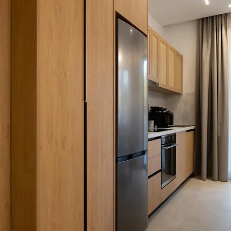 Luxury Homes - Zoe ランピ