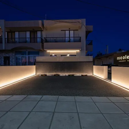 Luxury Homes - Zoe *