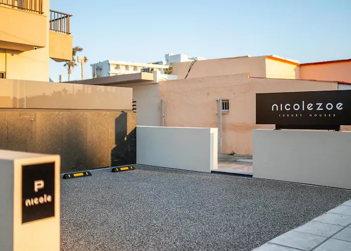 Luxury Homes - Zoe * لامبي