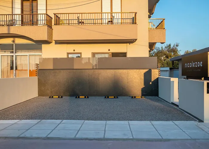 Luxury Homes - Zoe *